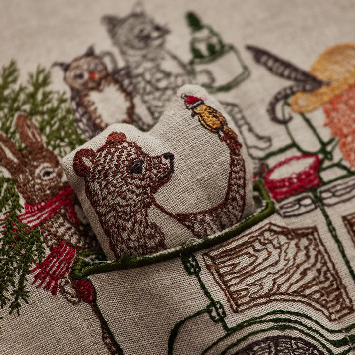 Coral &amp; Tusk Dekokissen Vorbestellung! Weihnachtskissen Christmas Tree Car Pocket Pillow bei Nauli and Stories