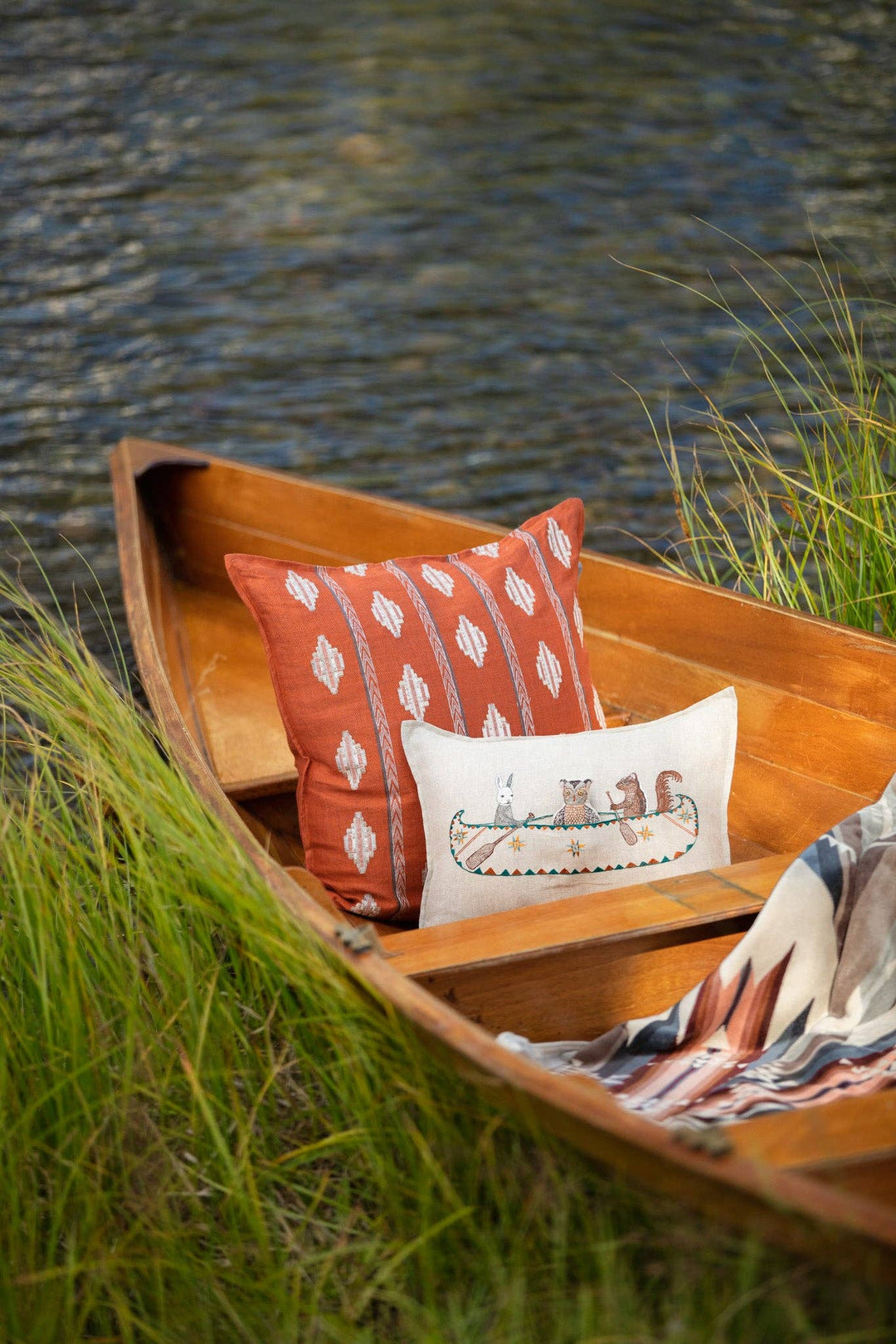 Coral & Tusk Sofakissen Friends Canoe Pocket Pillow: Cover Only