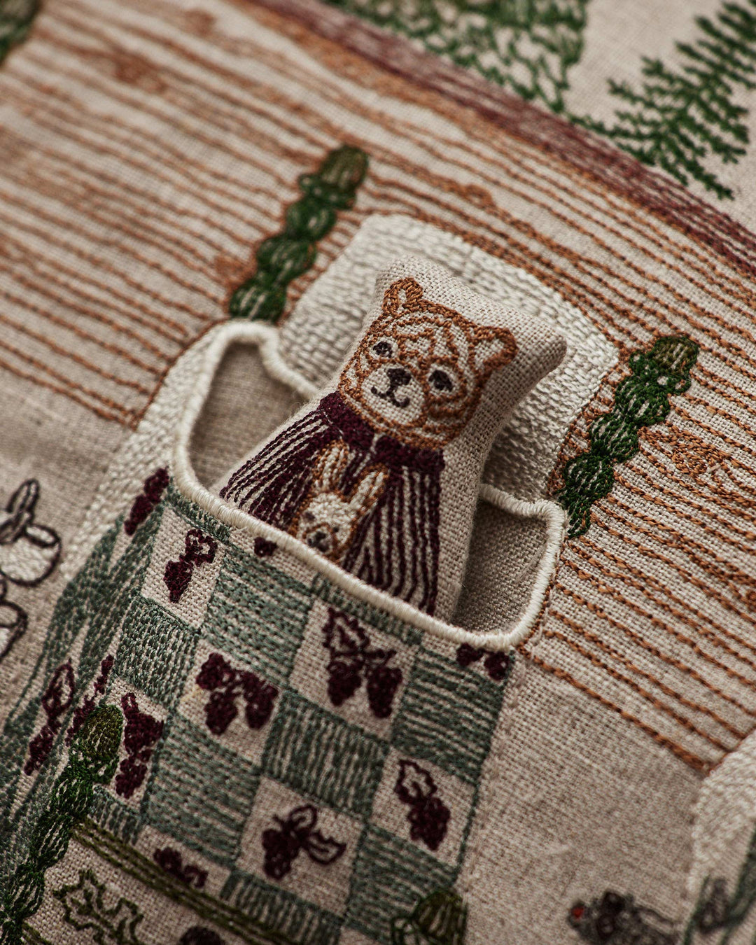 Coral &amp; Tusk Three Little Bears Pocket Pillow: Cover Only bei Nauli and Stories