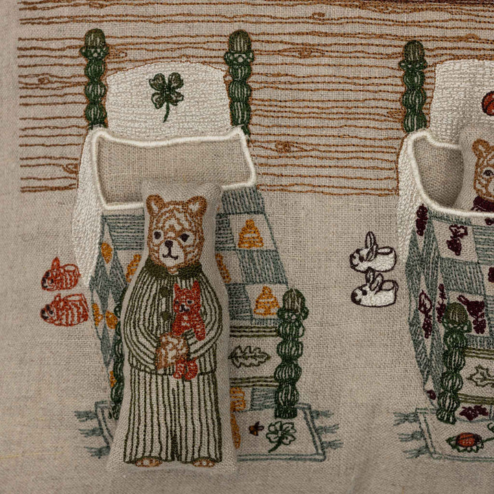 Coral &amp; Tusk Three Little Bears Pocket Pillow: Cover Only bei Nauli and Stories