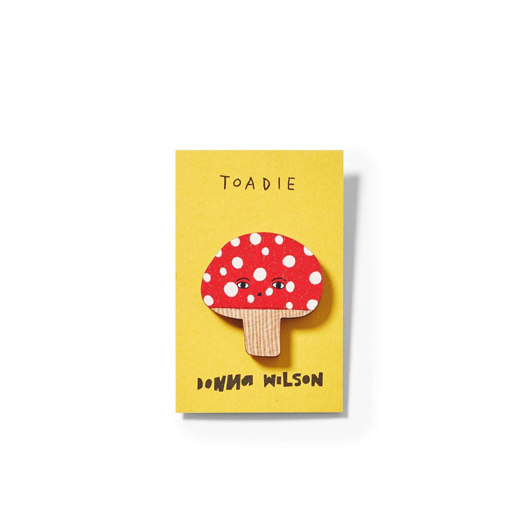 Donna Wilson Toadie Pin Badge bei Nauli and Stories