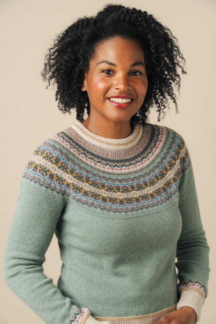 Eribé Pullover Alpine Short Sweater (P4250) (S, Sage) bei Nauli and Stories