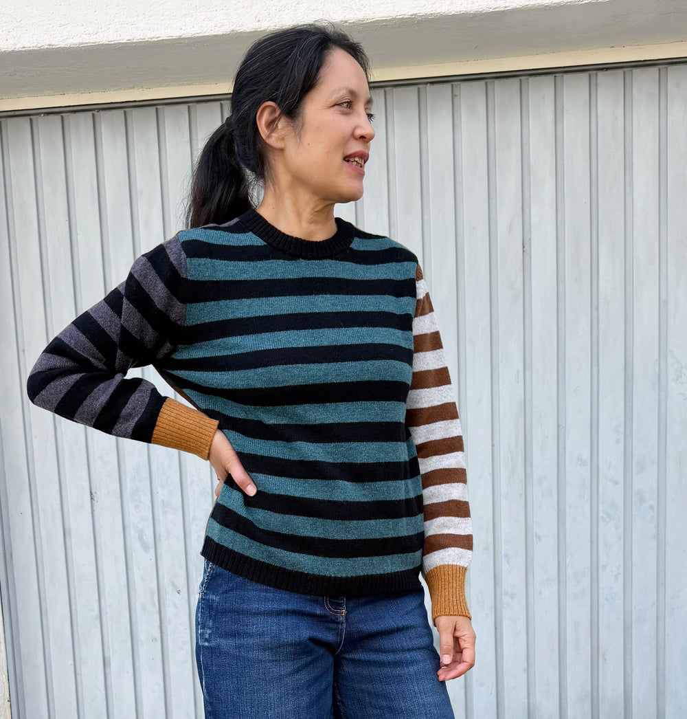 Eribé Pullover Gestreifter Wollpullover | braun, petrol, grau | Stobo Stripe Sweater (reversible) Berlie bei Nauli and Stories