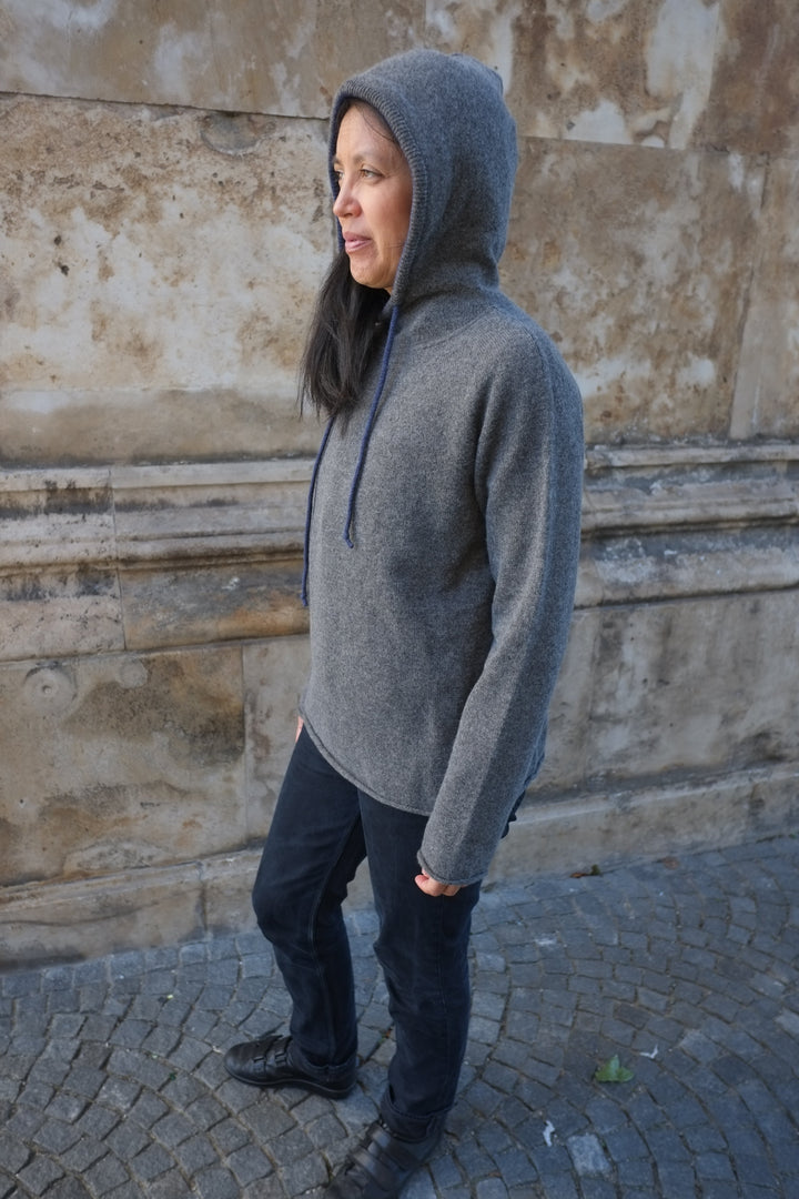 Éribe Pullover Unisex- Pullover mit Kapuze Cliff
