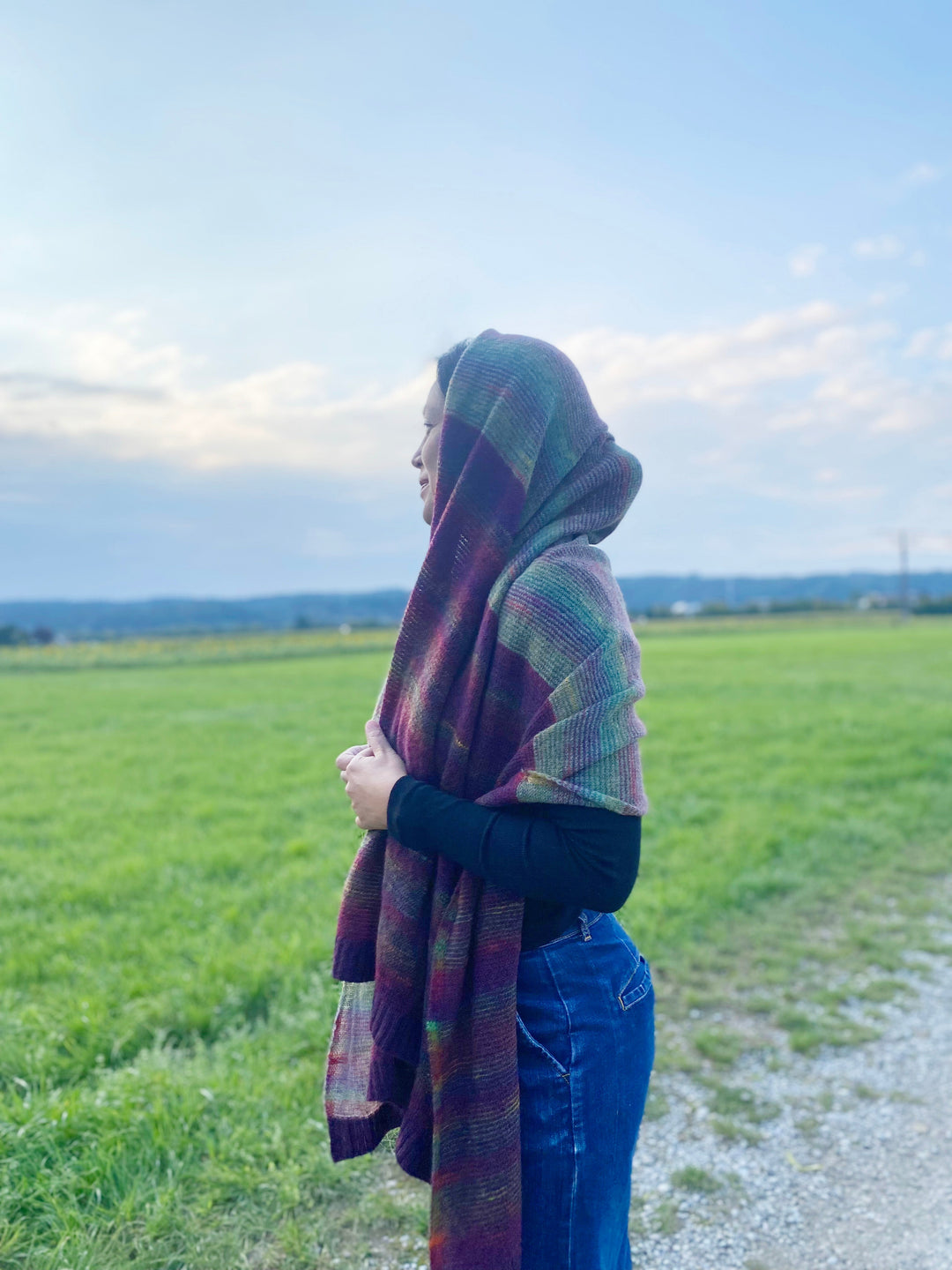 Eribé Schal Treeline Wrap Lingonberry breiter Schal aus Lammwolle bei Nauli and Stories