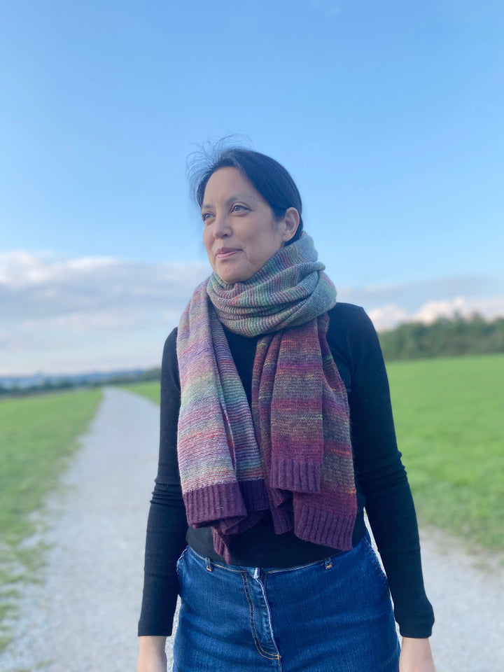 Eribé Schal Treeline Wrap Lingonberry breiter Schal aus Lammwolle bei Nauli and Stories