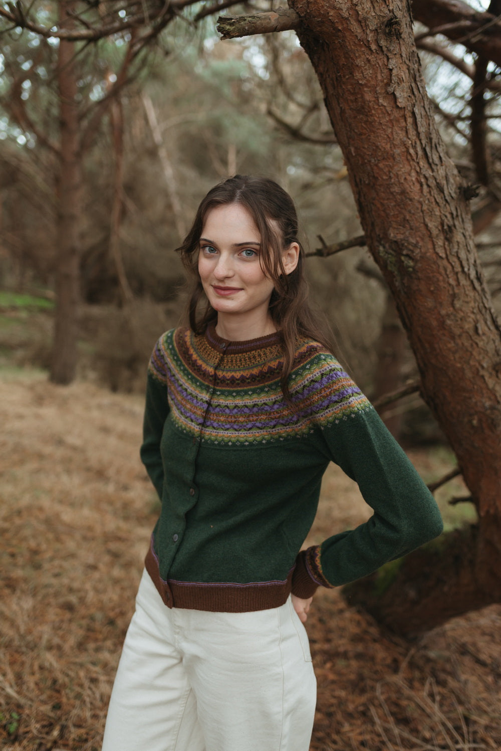 Eribé Strickjacke Alpine Short Cardigan Thistle bei Nauli and Stories