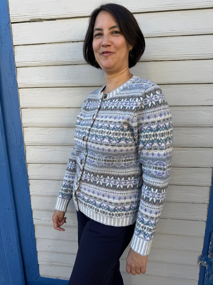 Eribé Strickjacke Strickjacke | Kinross Cardigan Sapphire bei Nauli and Stories