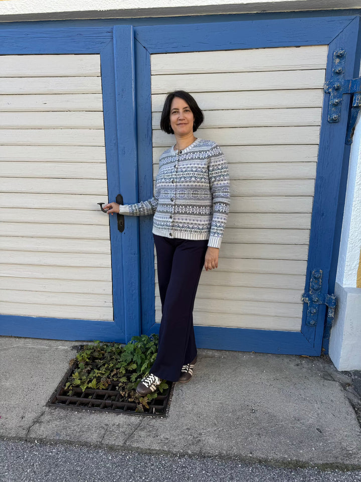 Eribé Strickjacke Strickjacke | Kinross Cardigan Sapphire bei Nauli and Stories
