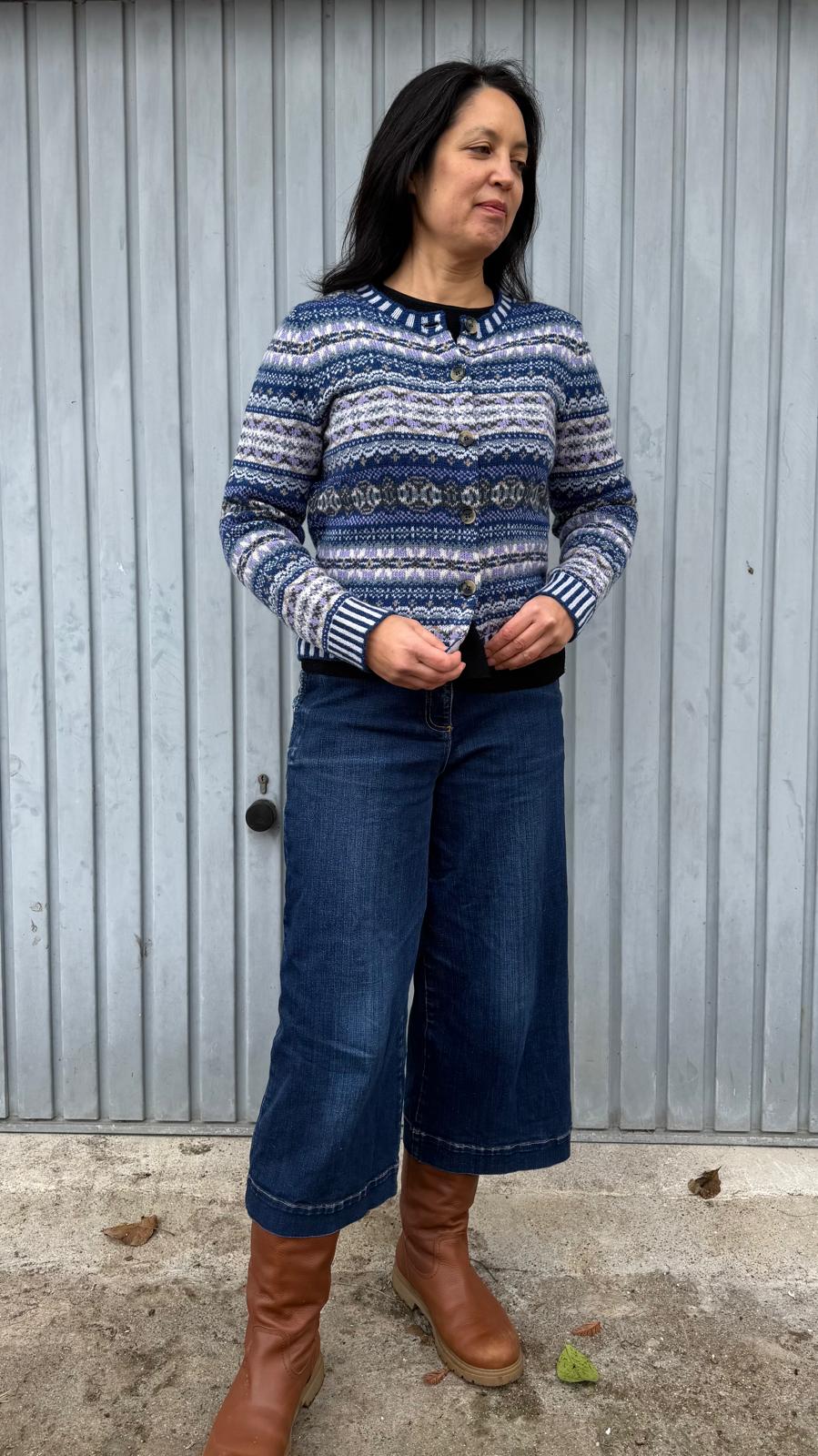 Eribé Strickjacke Strickjacke | Kinross Cardigan Sapphire bei Nauli and Stories