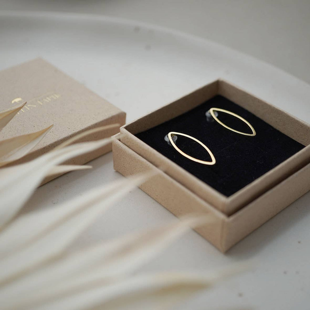 Fräulein Tapir LEAF stud earrings bei Nauli and Stories