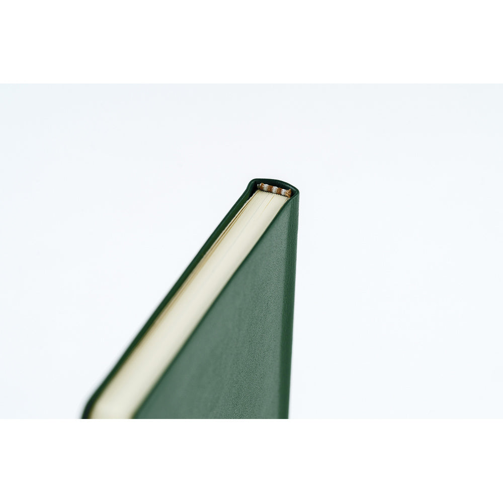 Hobonichi Kalender Weeks Leather: Forest Green - 2027 bei Nauli and Stories