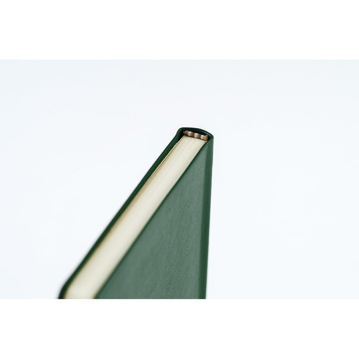 Hobonichi Kalender Weeks Leather: Forest Green - 2027 bei Nauli and Stories