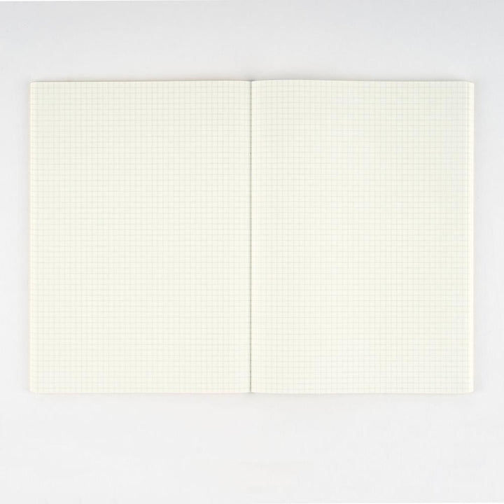 Hobonichi Notizbuch A5 Tomitaro Makino: Hobonichi Graph Notebook (A5) - Yamazakura - 2027 bei Nauli and Stories