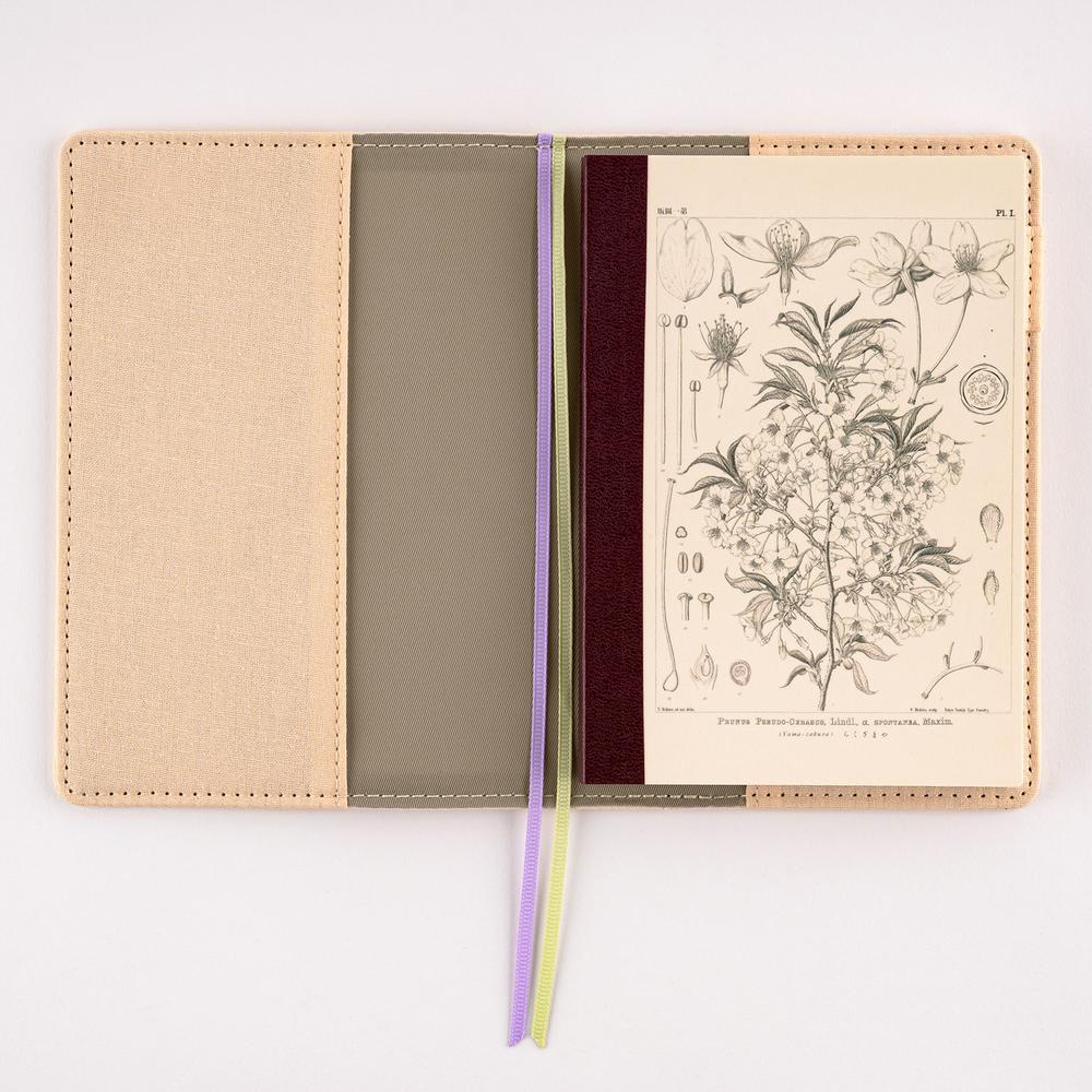 Hobonichi Notizbuch DIN A6 Tomitaro Makino: Hobonichi Graph Notebook (A6) - Yamazakura - 2027 bei Nauli and Stories