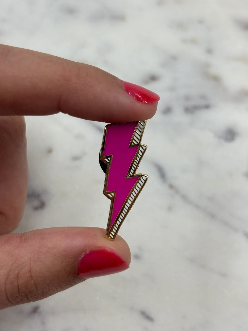 Les imprimeuses Broschen und Anstecknadeln Pin | Blitz - Girl Power | Pink bei Nauli and Stories