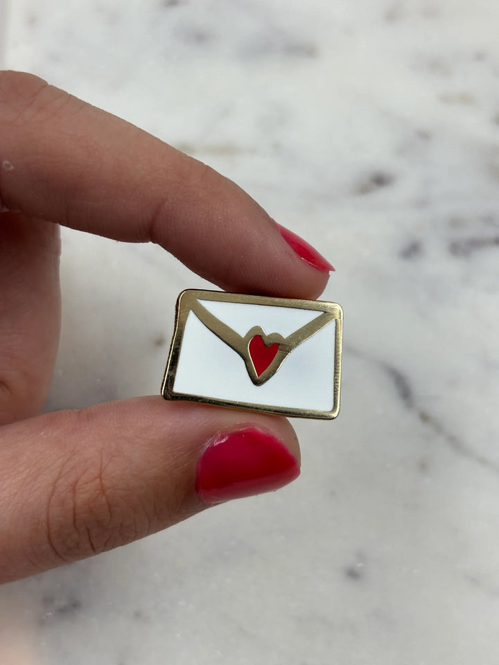 Les imprimeuses Broschen und Anstecknadeln Pin | Brief - Petit mot | Lettre bei Nauli and Stories