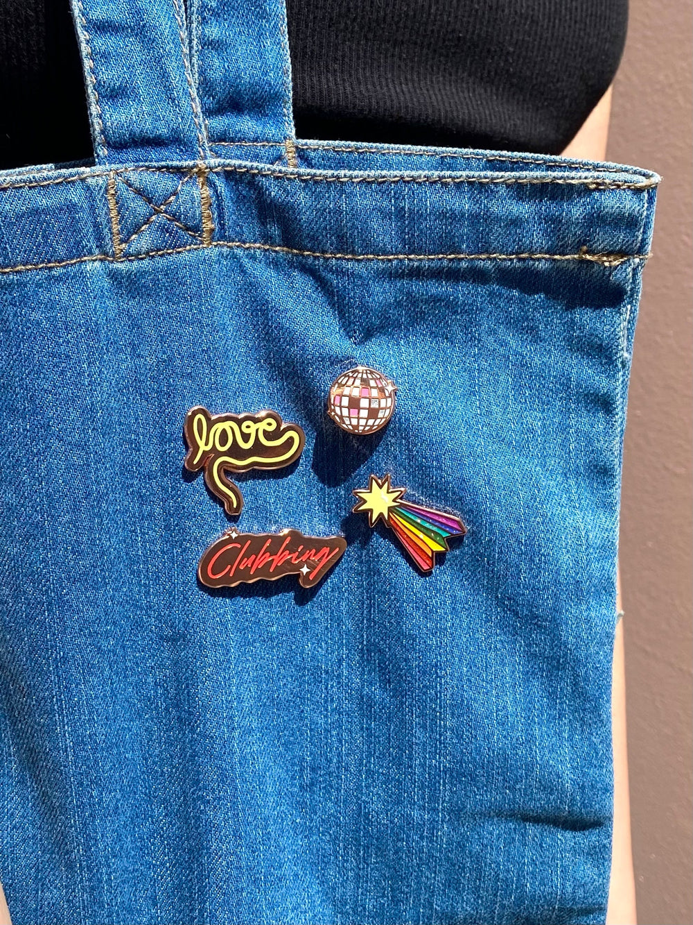 Les imprimeuses Broschen und Anstecknadeln Pin | Sternschnuppe - Shooting Star | Phosphoreszierend bei Nauli and Stories