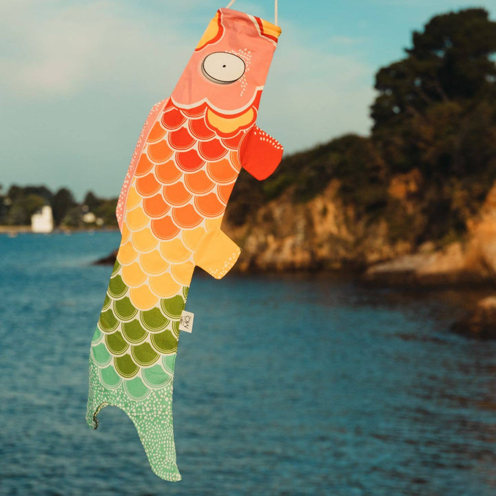 MADAME MO Rainbow Koinobori - wind sock wall decor bei Nauli and Stories