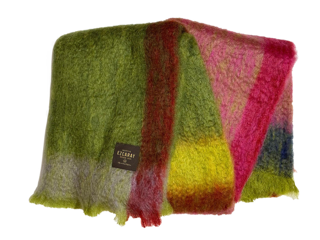 Mantas Ezcaray Sofadecke Mohair Decke -  130x200cm - grün rosa burgundy bei Nauli and Stories