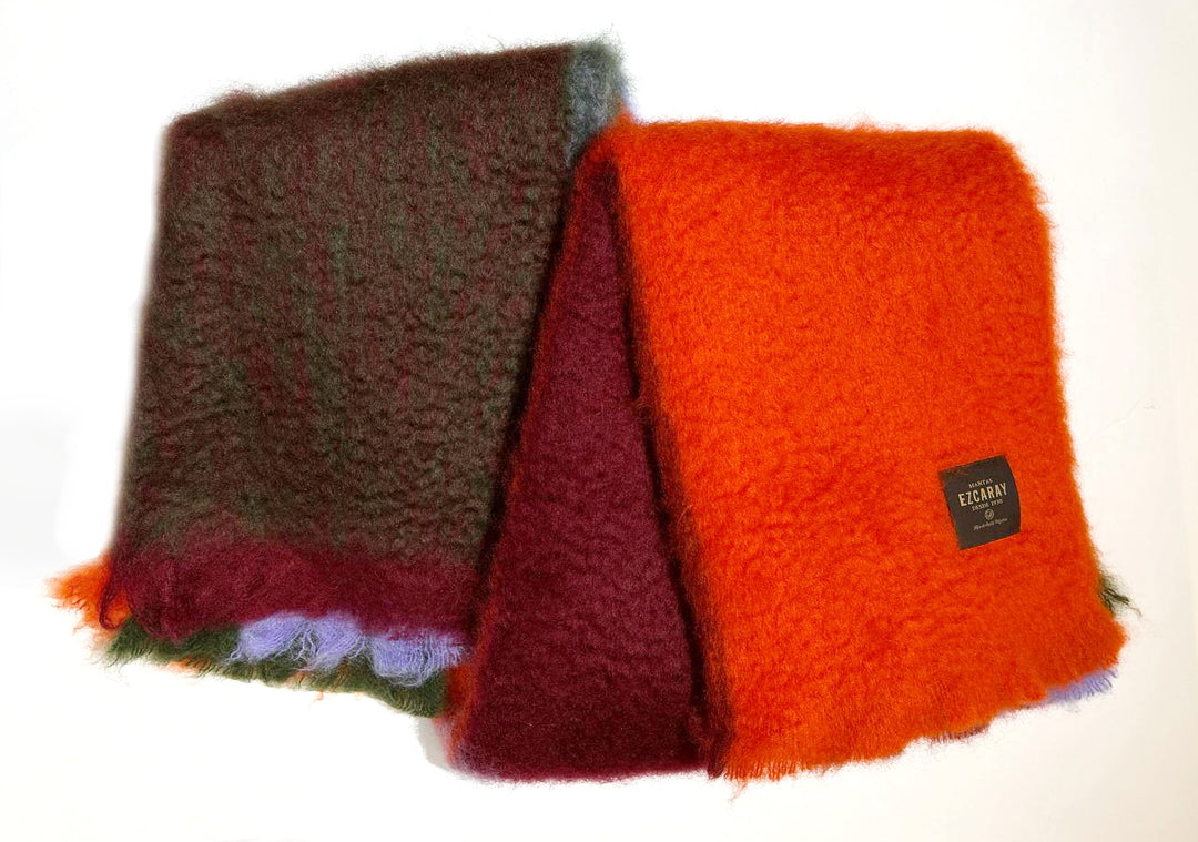 Mantas Ezcaray Sofadecke Mohair Decke -  130x200cm | rot burgundy lila grün bei Nauli and Stories