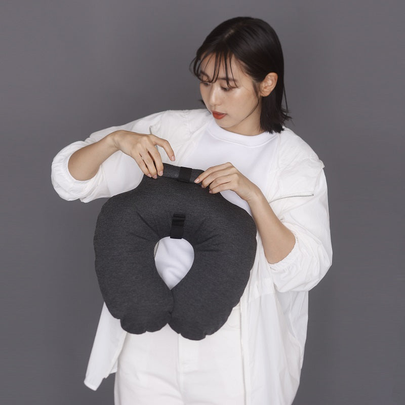 Marna Nackenkissen Fuu One-Breath Neck Pillow – nachtblau