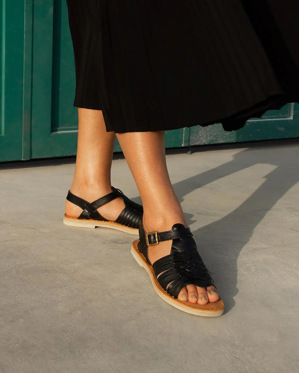 Mexas Schuhe MAYA - schwarze Ledersandalen