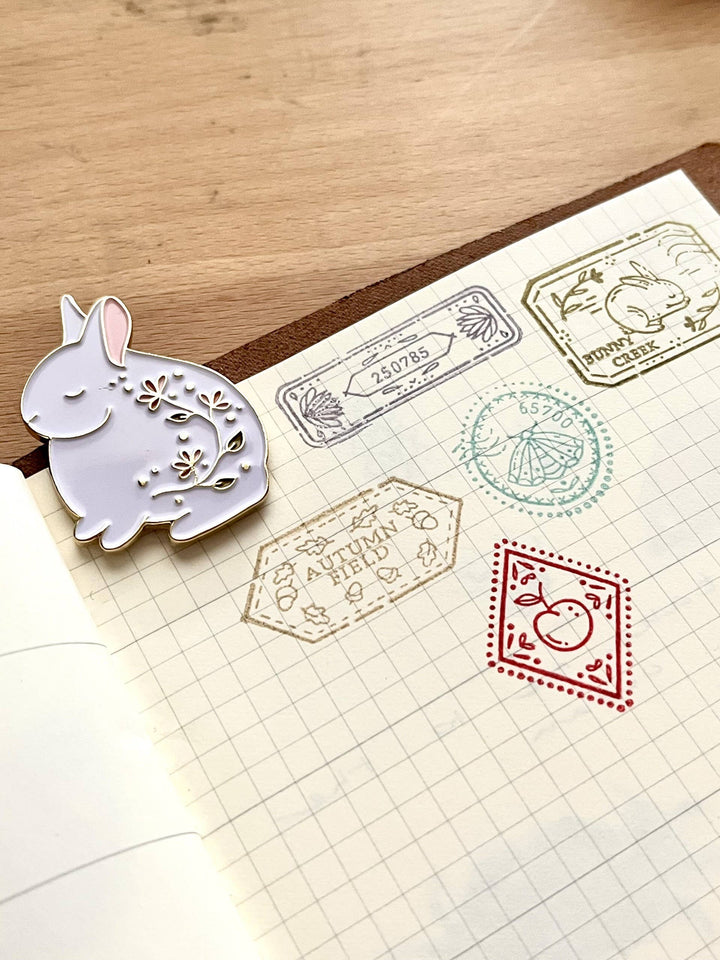 Nikki Dotti Stempel Stamp set -  Passport Stamps Woodland