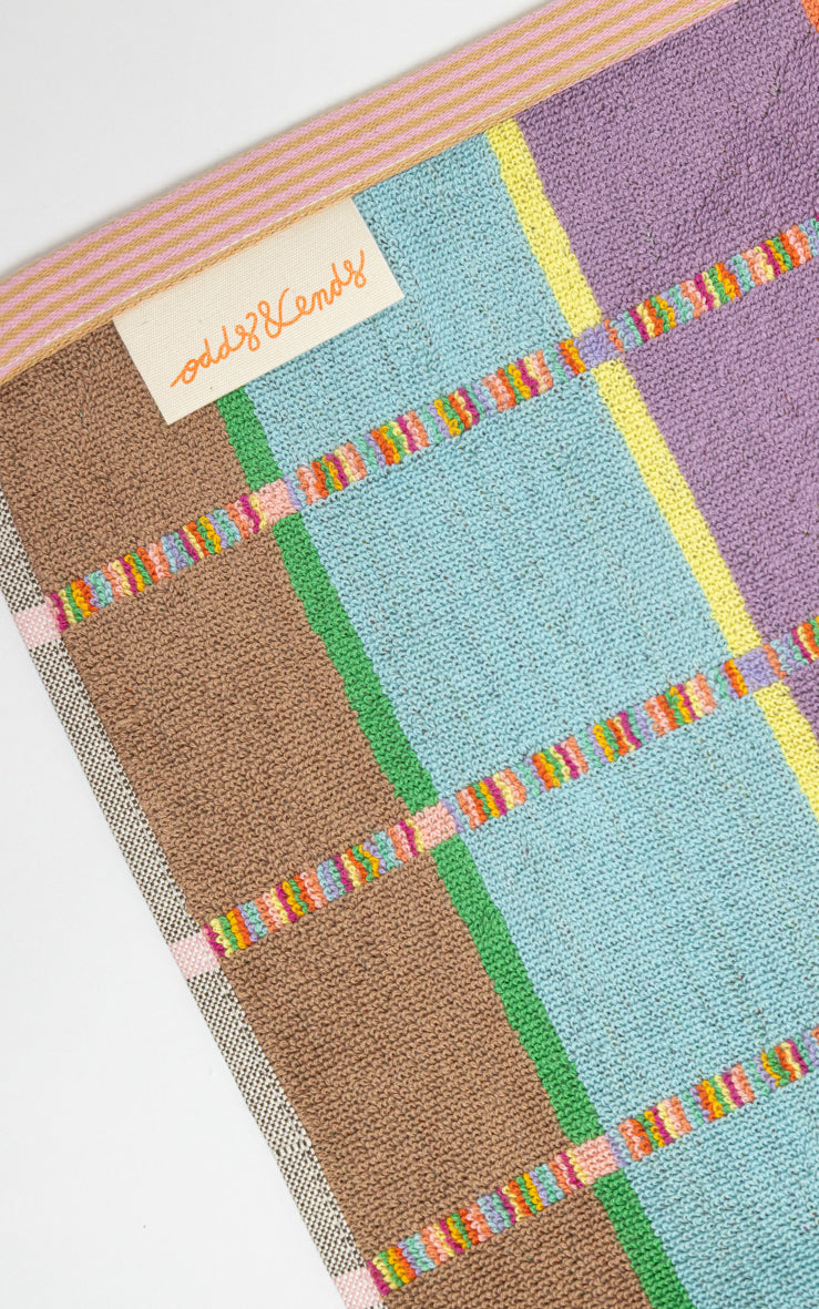 Odds & Ends Handtücher Frottee Badehandtuch #68 criss cross 60x120cm bei Nauli and Stories