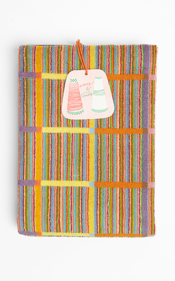 Odds & Ends Handtücher Frottee Badehandtuch #68 criss cross 60x120cm bei Nauli and Stories