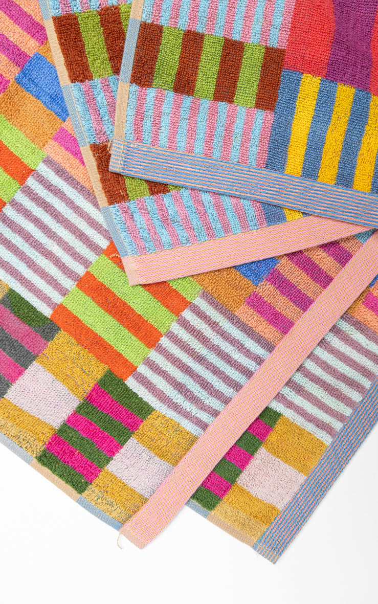 Odds & Ends Handtücher Frottee-Badetuch #73 Tulip Quilt 60x120cm bei Nauli and Stories