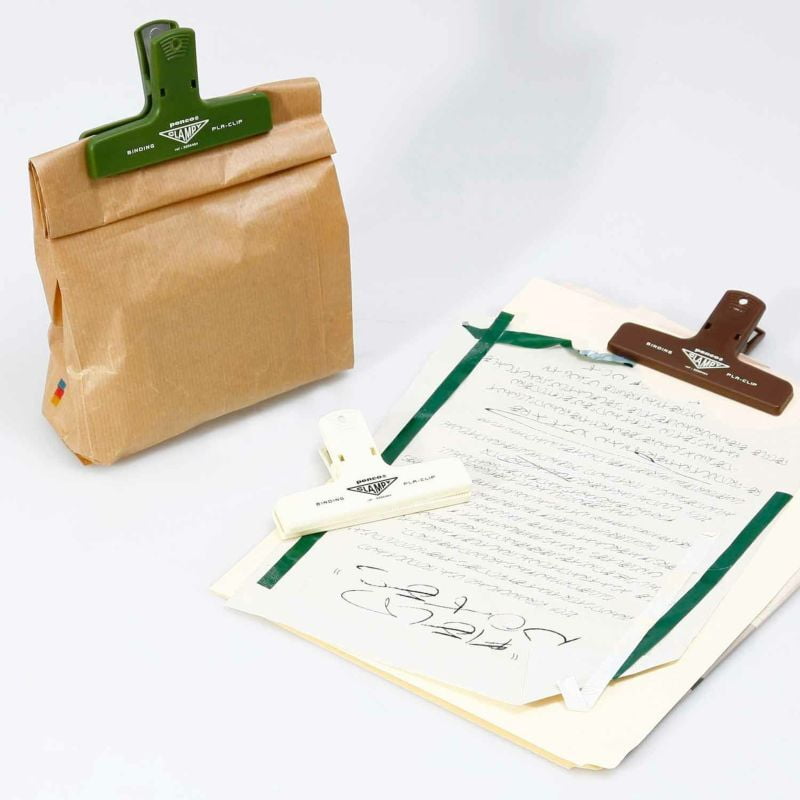 Penco Papierklammer Penco PlaClip Khaki | Papierclip in Olivgrün bei Nauli and Stories