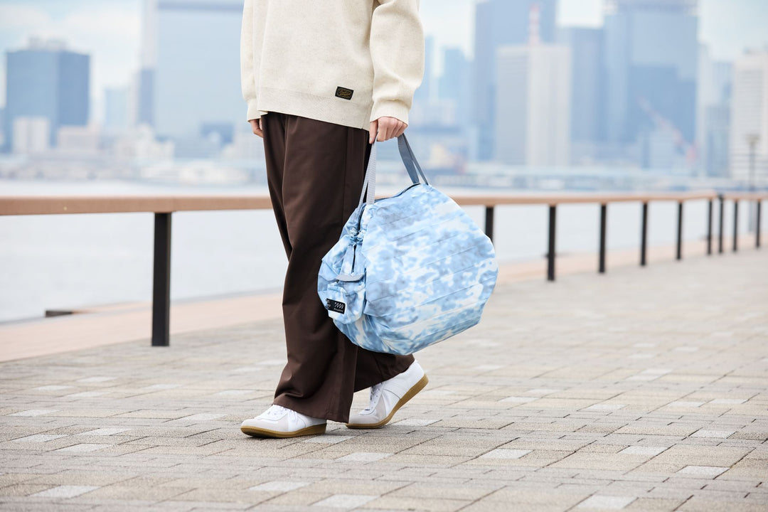 Shupatto Einkaufstasche Shupatto kompakte Packable Bag 27L - Water Surface bei Nauli and Stories