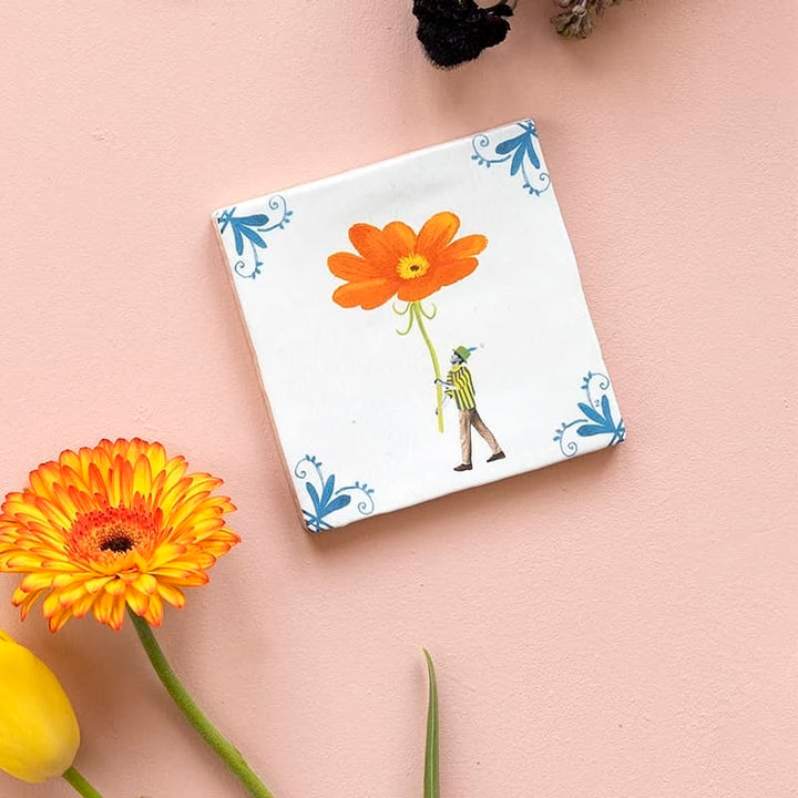 StoryTiles StoryTiles 10x10cm Bringing a Bloom - Ich bringe Dir eine Blume - StoryTiles bei Nauli and Stories