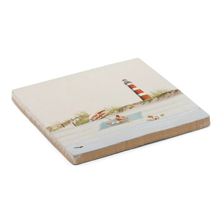 StoryTiles StoryTiles 10x10cm Salty Sand of Ameland - Familie am Strand mit Leuchtturm -  StoryTiles