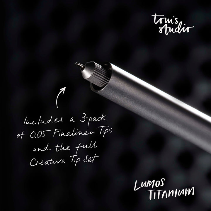 Tom's Studio Fineliner Lumos Titanium: Special Edition - Refillable - Fineliner, Filzstift, Brushpen bei Nauli and Stories