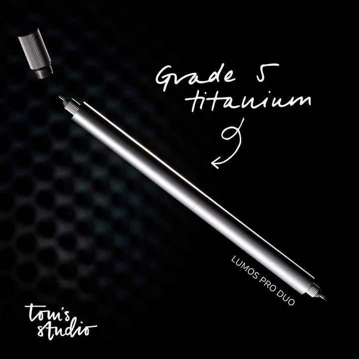 Tom's Studio Fineliner Lumos Titanium: Special Edition - Refillable - Fineliner, Filzstift, Brushpen bei Nauli and Stories