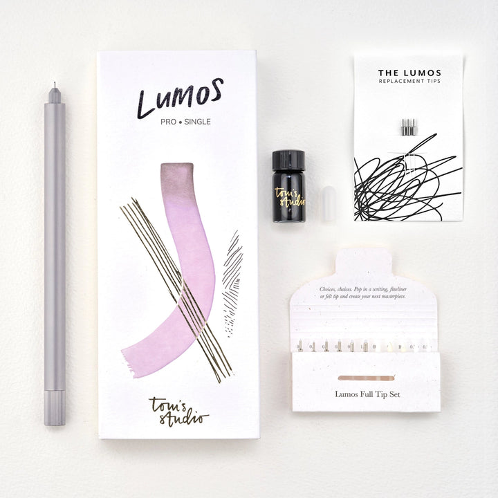 Tom's Studio Fineliner Lumos Titanium: Special Edition - Refillable - Fineliner, Filzstift, Brushpen bei Nauli and Stories