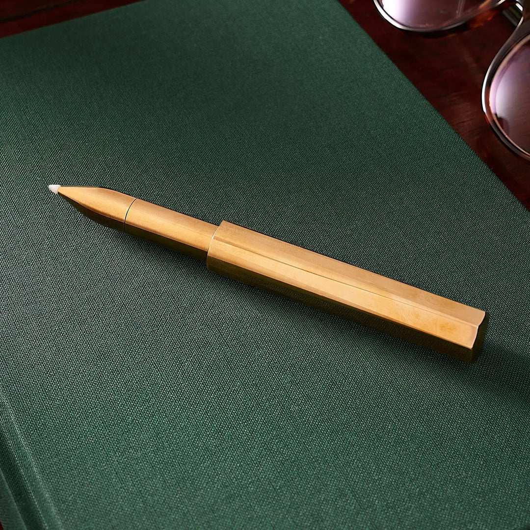 Tom's Studio Schreibstifte The Wren - Refillable Writing Pen: Messing bei Nauli and Stories