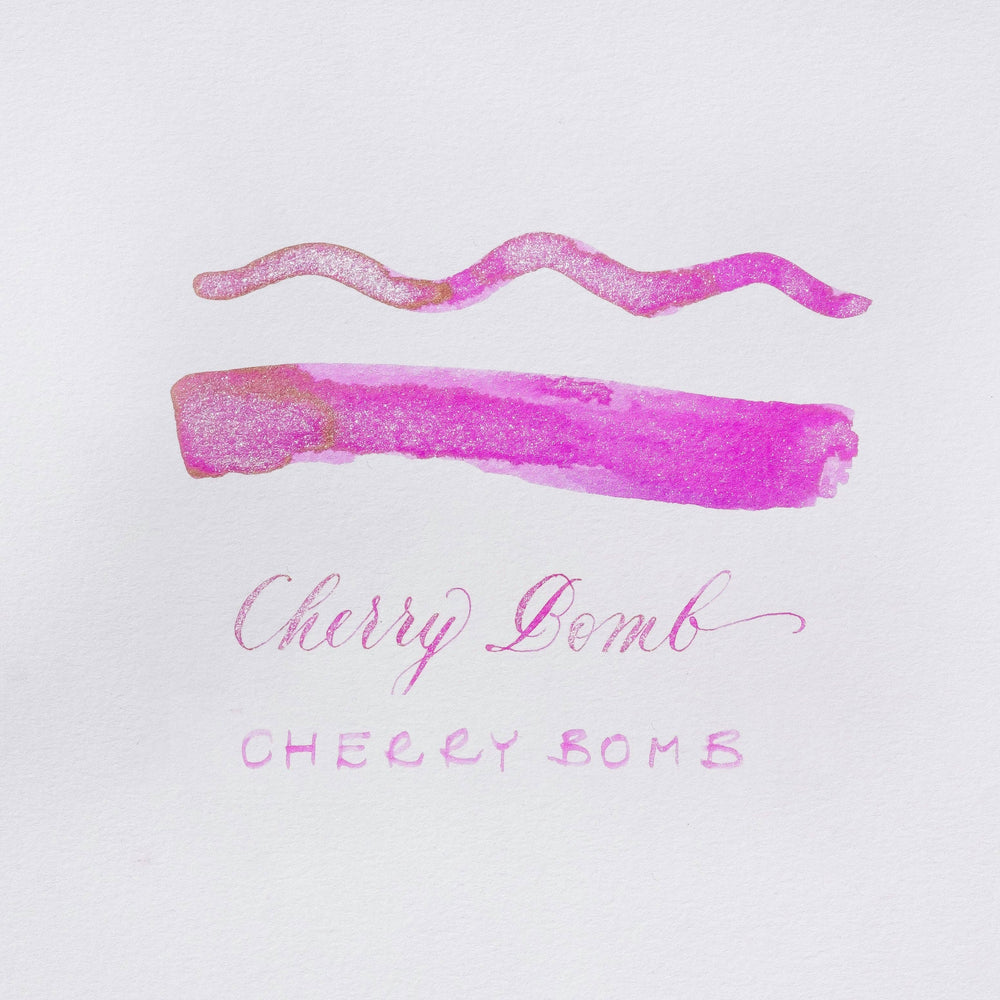 Tom's Studio Shimmer Ink - Cherry Bomb bei Nauli and Stories