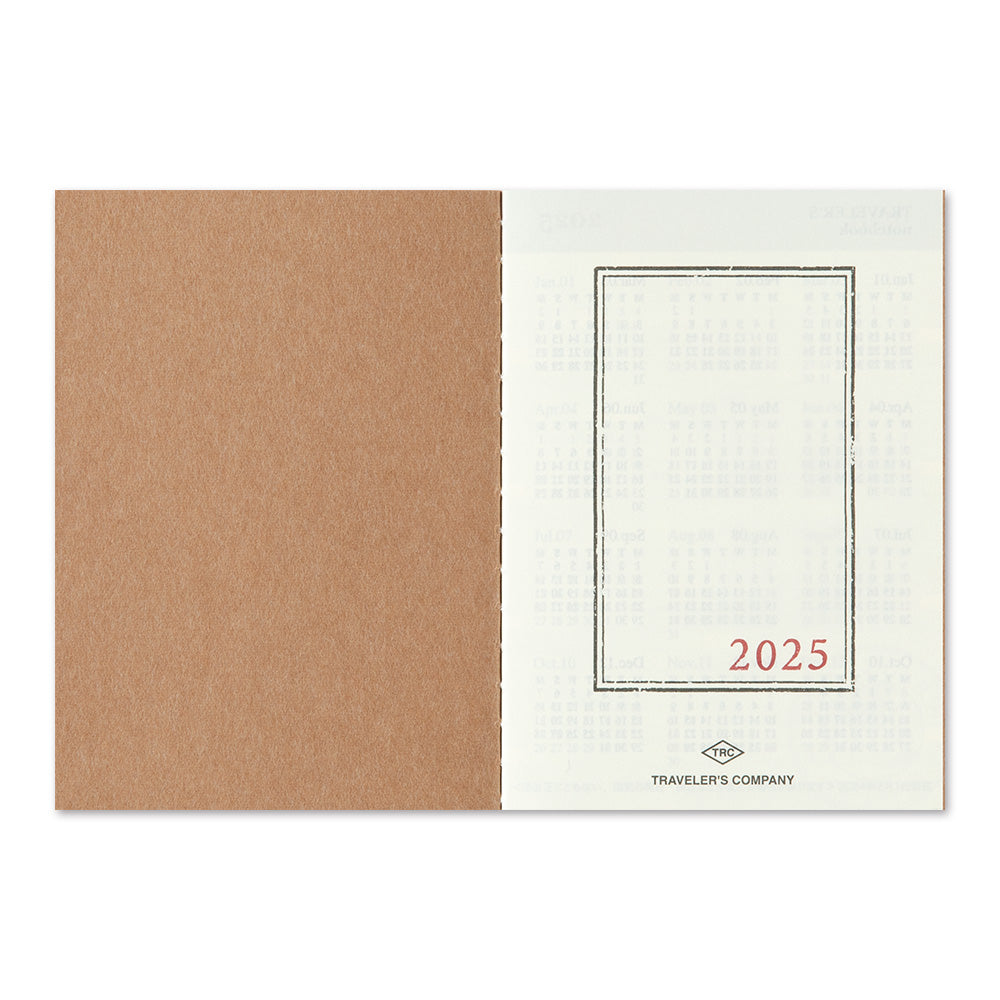 Traveler's Company Kalender Vorbestellung: 2025 Monthly Diary - passport size - TRAVELER´S notebook