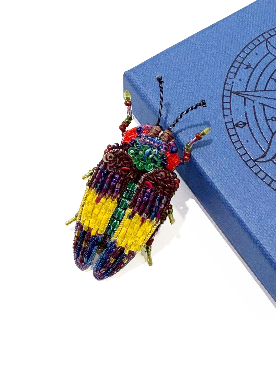 Trovelore Brosche gestickte Brosche - Bunter Prachtkäfer bei Nauli and Stories