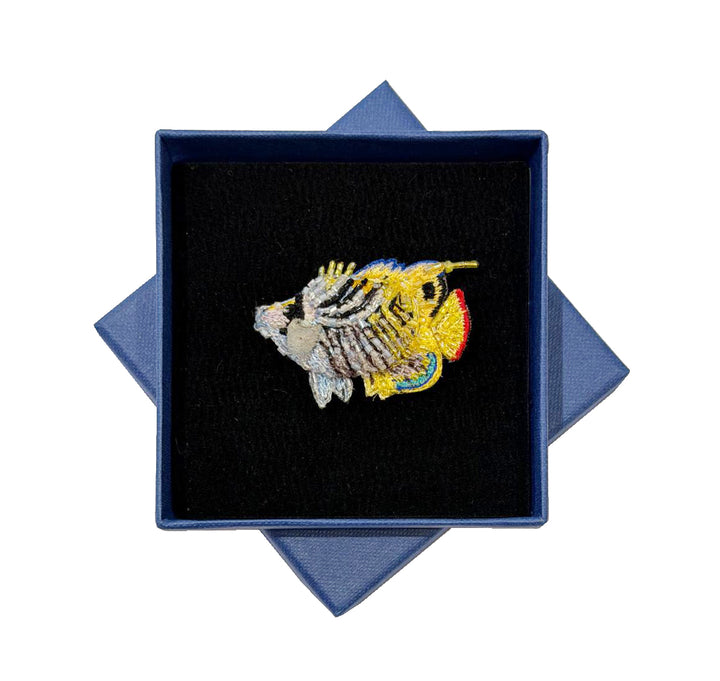 Trovelore Brosche gestickte Brosche - Fähnchen-Falterfisch bei Nauli and Stories