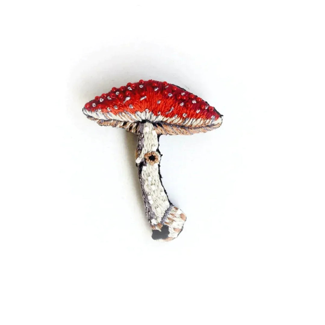 Trovelore Brosche gestickte Brosche - Fliegenpilz bei Nauli and Stories