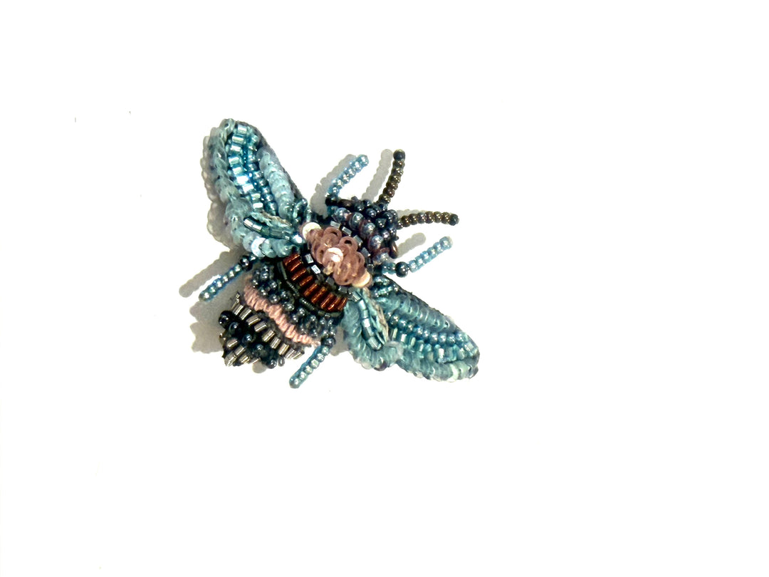 Trovelore Brosche gestickte Brosche - Rose Bee bei Nauli and Stories