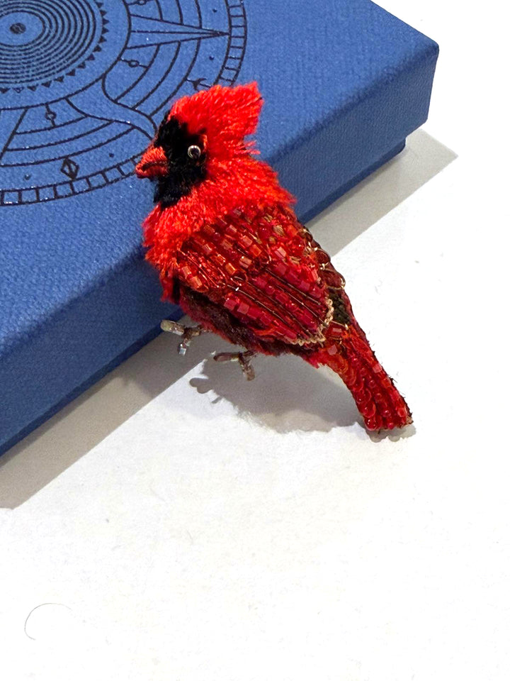 Trovelore Brosche gestickte Brosche - Rotkardinal bei Nauli and Stories