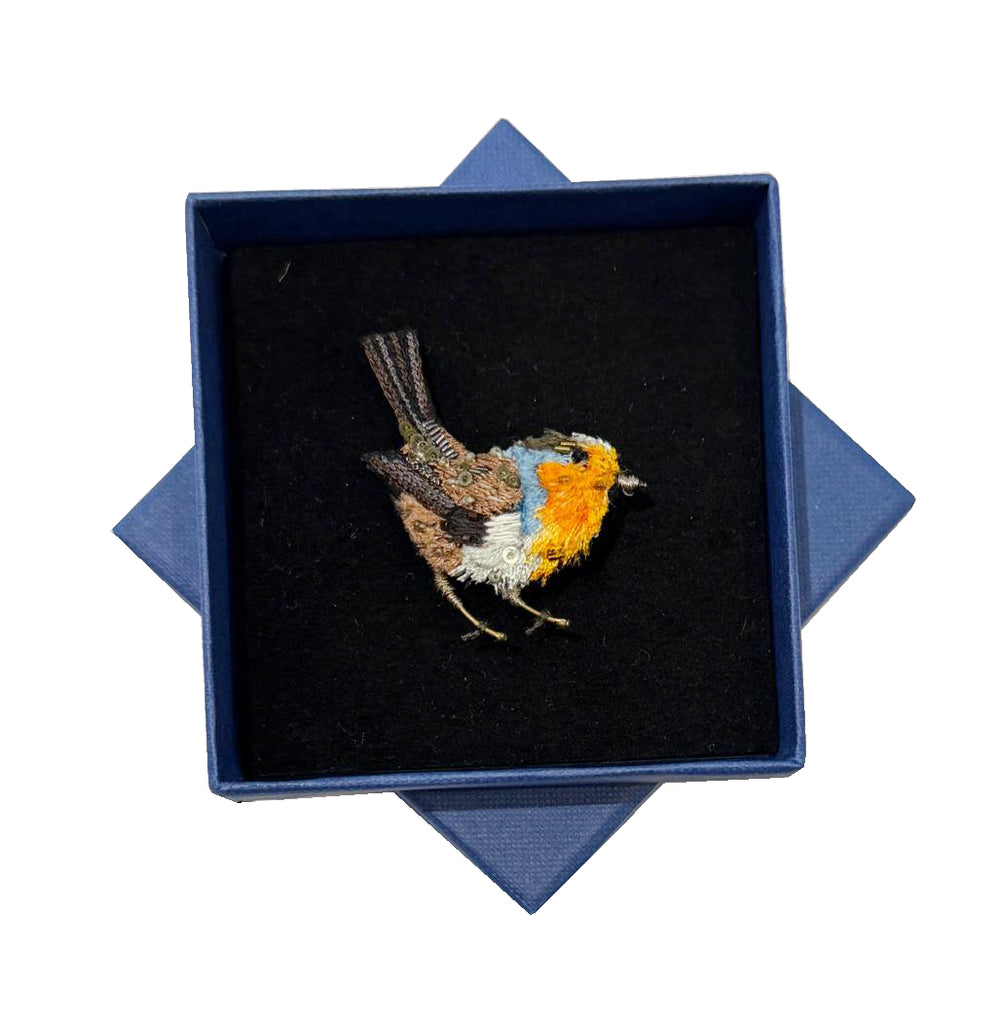 Trovelore Brosche gestickte Brosche - Rotkehlchen bei Nauli and Stories