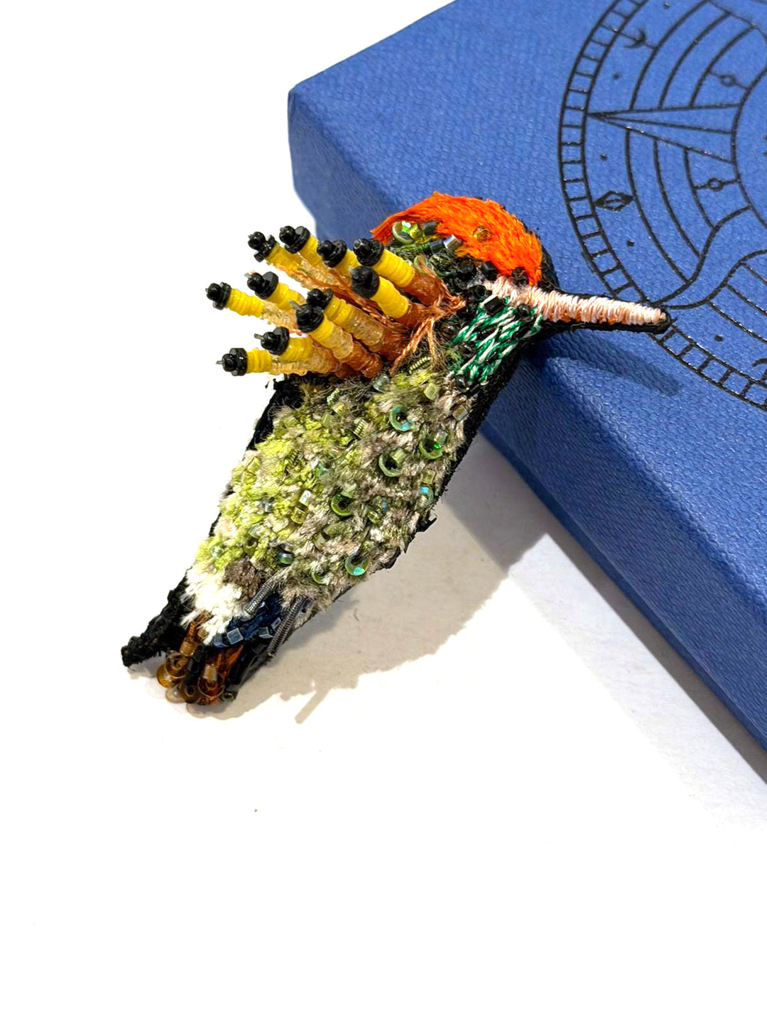 Trovelore Brosche gestickte Brosche - Schmuckelfe - Kolibri bei Nauli and Stories