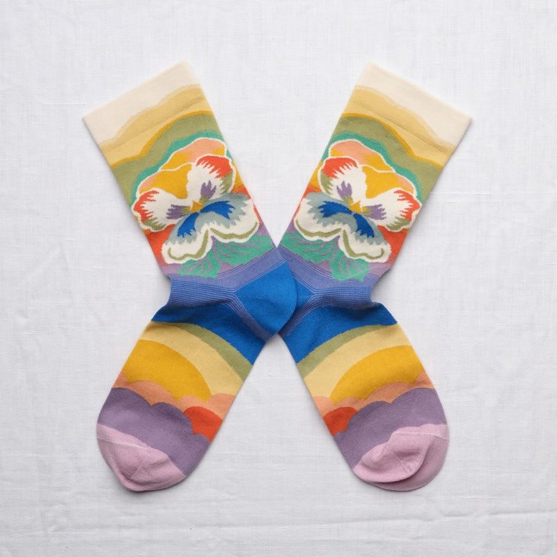 Bonne Maison Socken Regenbogenfarbene Stiefmütterchen Socken Multico Pansy von Bonne Maison