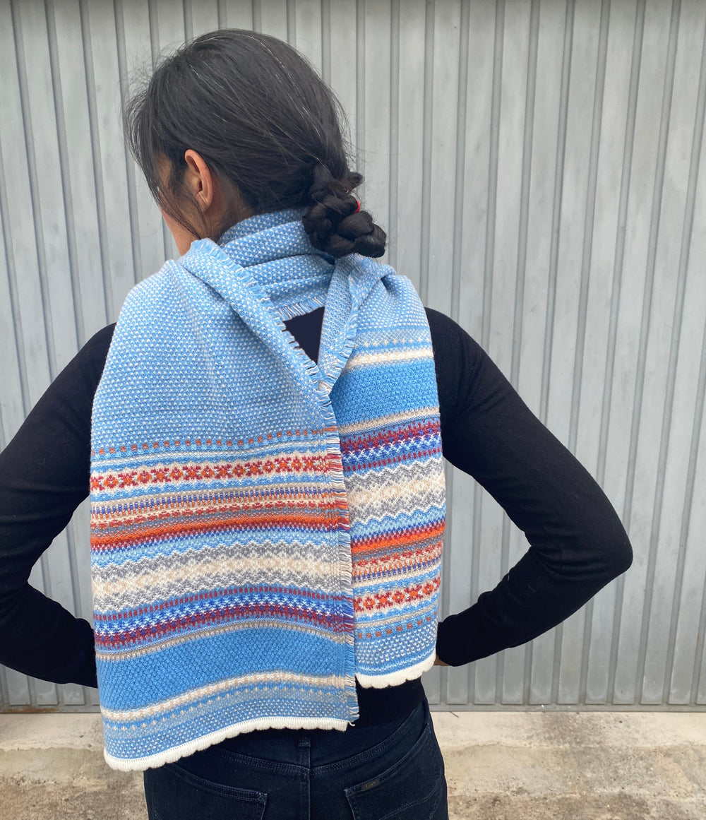 Eribé Schal Schal aus reiner Wolle - Alpine Cornflower bei Nauli and Stories